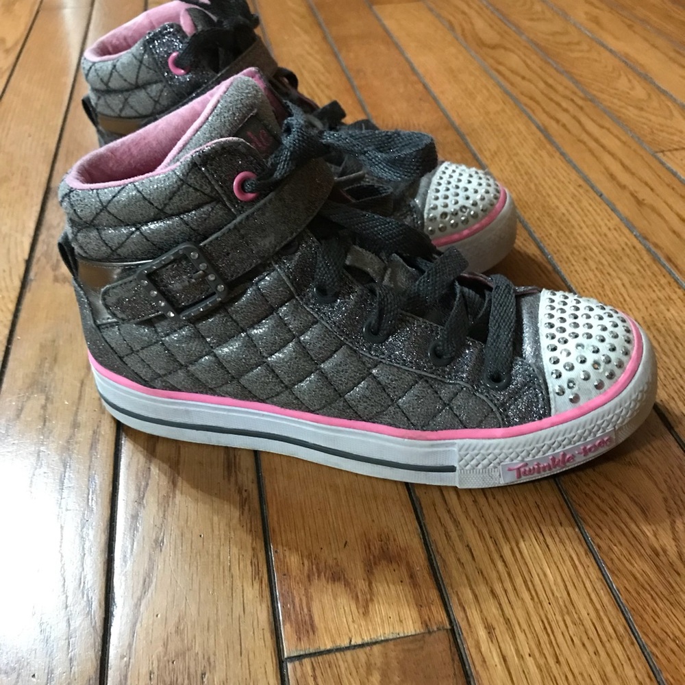 Girls sketchers light up